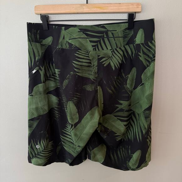 Lululemon Sz 34 Current State Board Short Swim Trunk Unlined Green Leaf Tropical - Picture 2 of 13